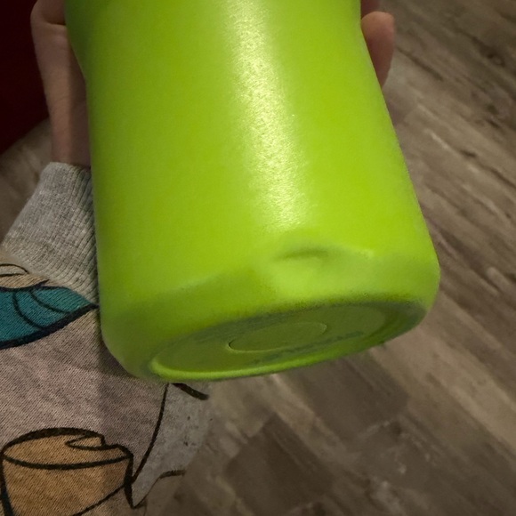 20oz Authentic Stanley Flip Top - Scratch and Dent Amazon Pallet - Picture 3 of 3